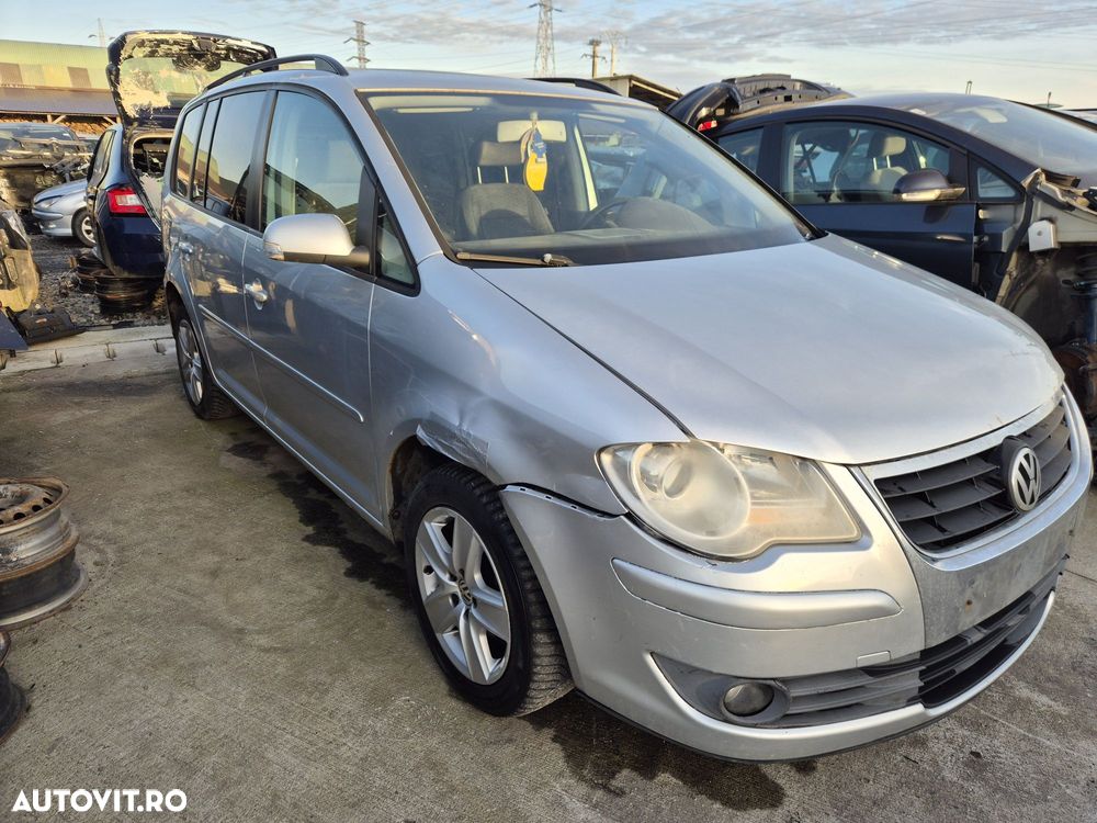Dezmembram Volkswagen Touran 2007 2.0tdi BKD Manual 6 trepte - 2