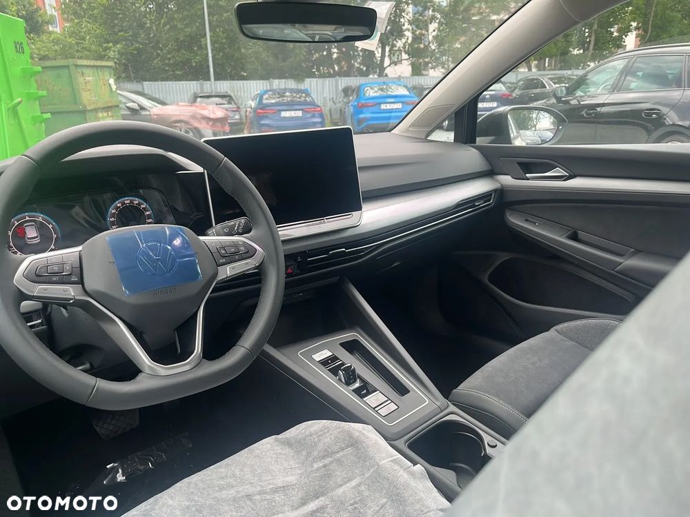 Volkswagen Golf - 10