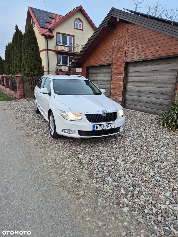 Skoda Superb 2.0 TDI Elegance DSG - 13