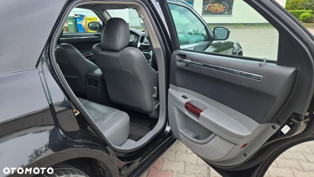 Chrysler 300C 3.5 V6 - 8