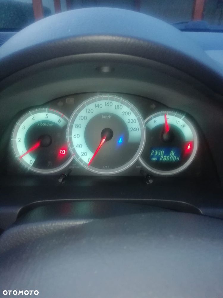 Toyota Corolla Verso - 3