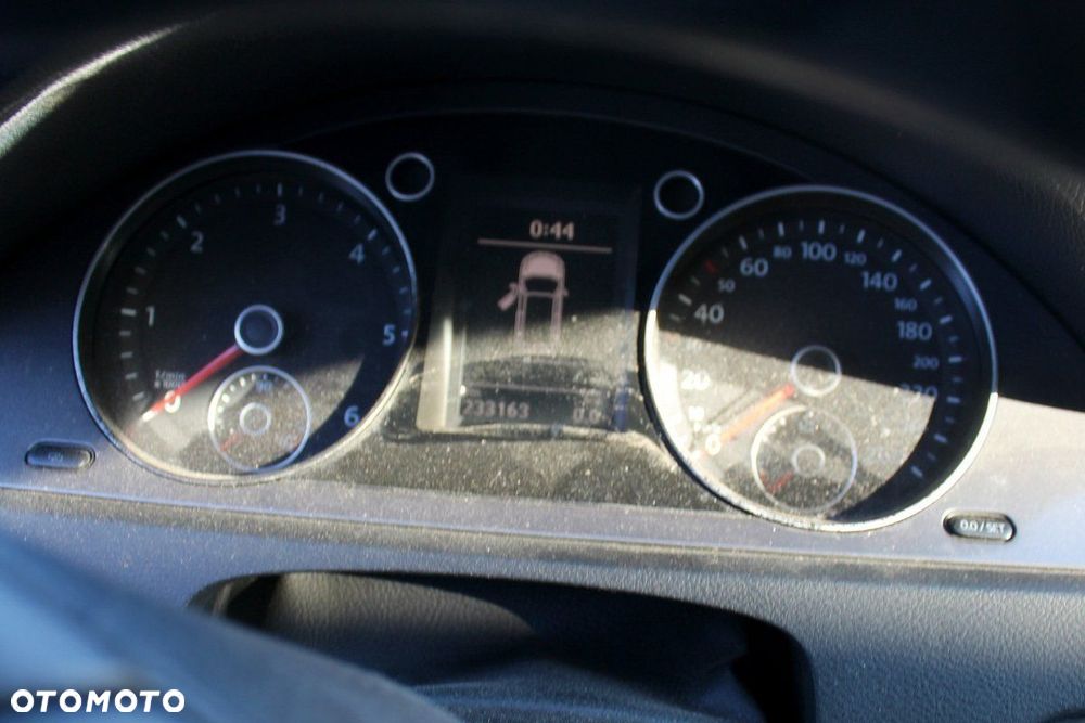 VW Passat B6 2010 2.0TDI CBAB Kombi (MASKA, ZDERZAK, LAMPA, BŁOTNIK, DRZWI, SZYBA, FOTEL) - 10