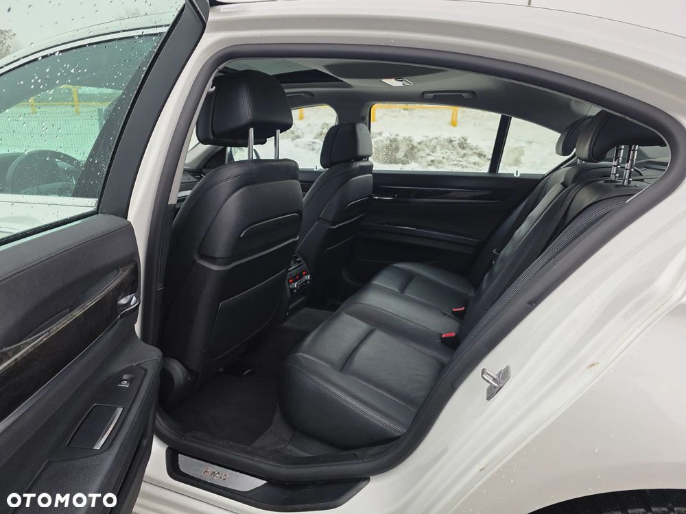 BMW Seria 7 740d xDrive - 9