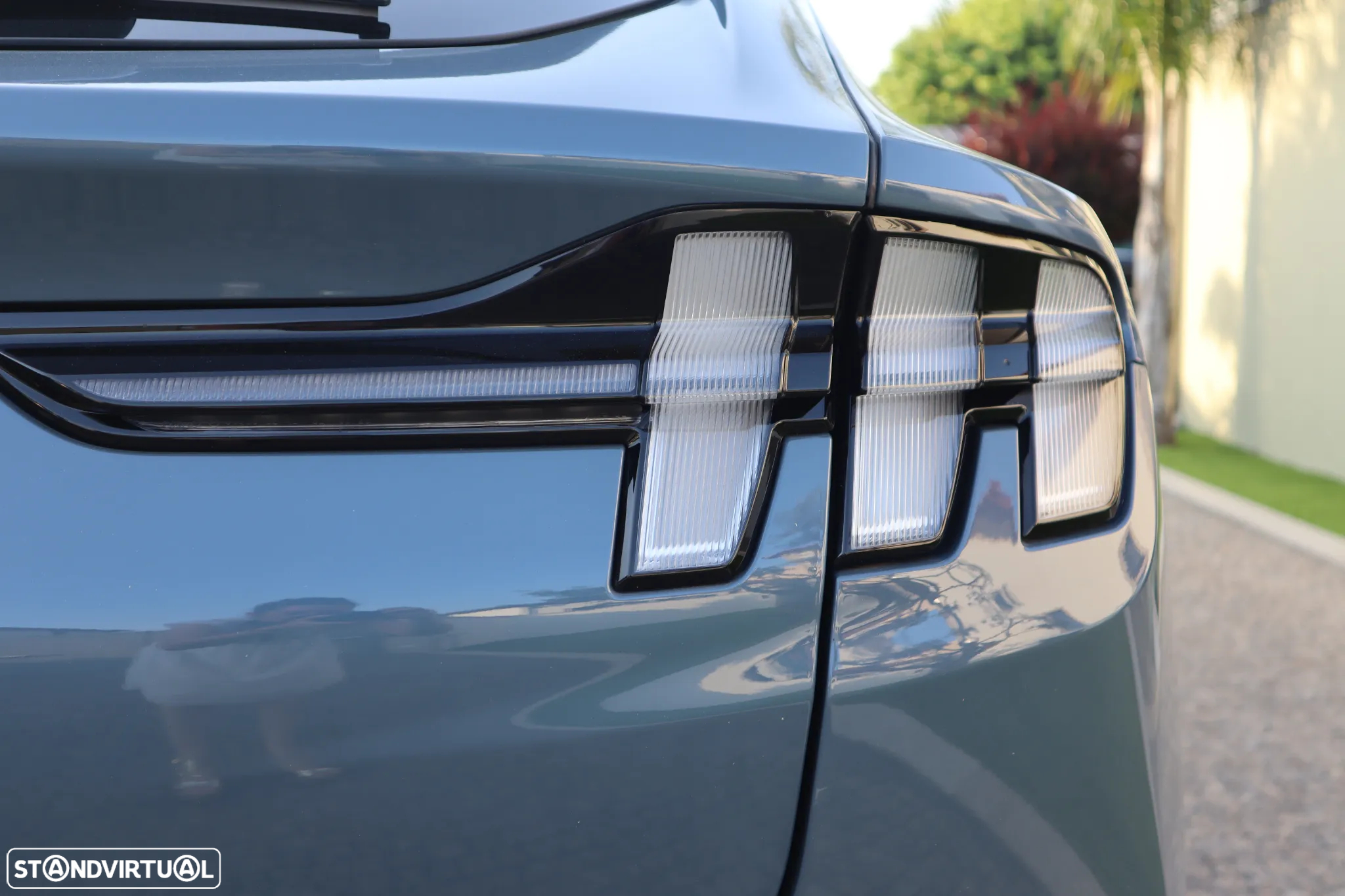 Ford Mustang Mach-E 75.7 kWh Premium AWD - 9