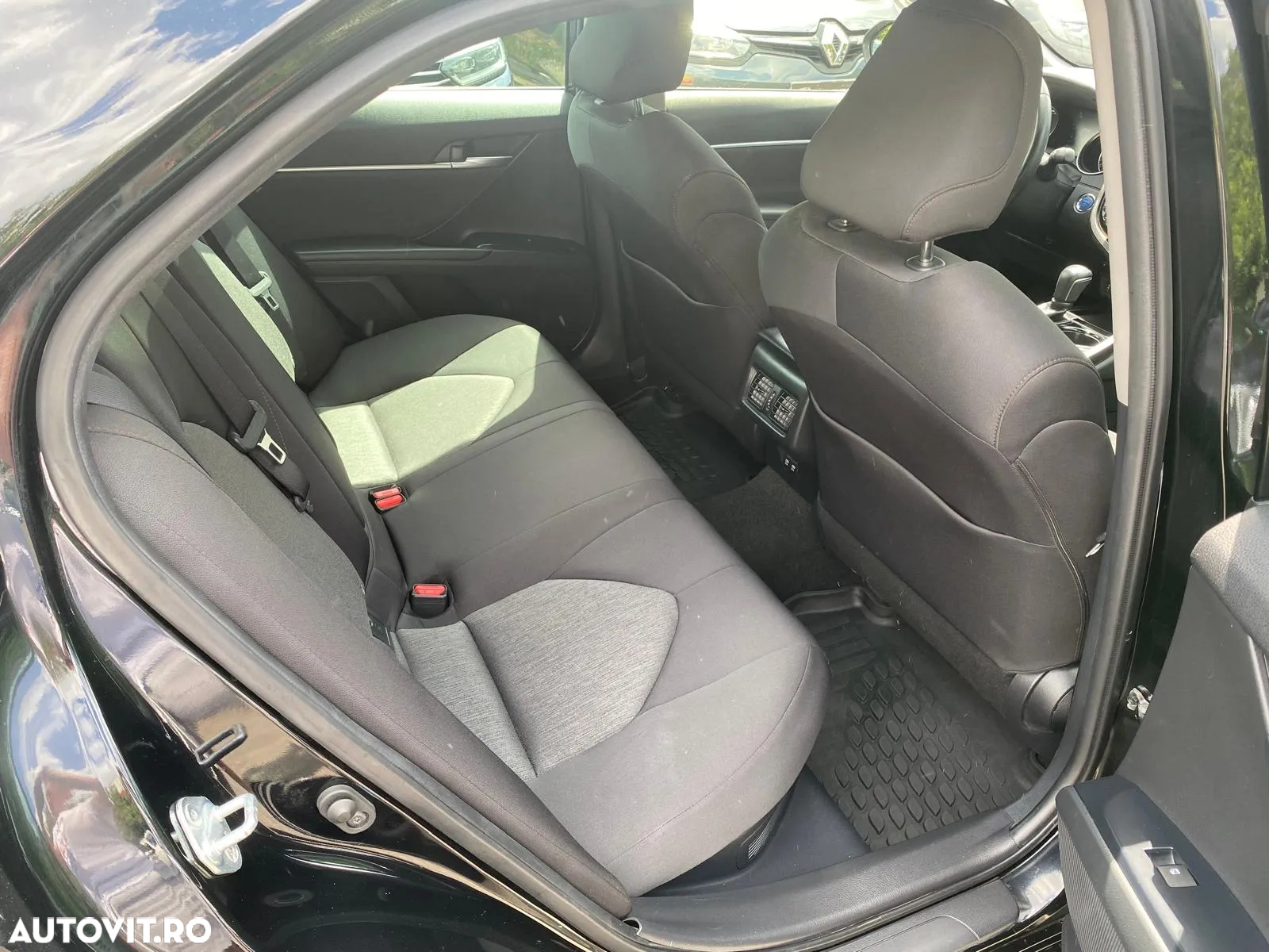 Toyota Camry 2.5 Hybrid Business - 6