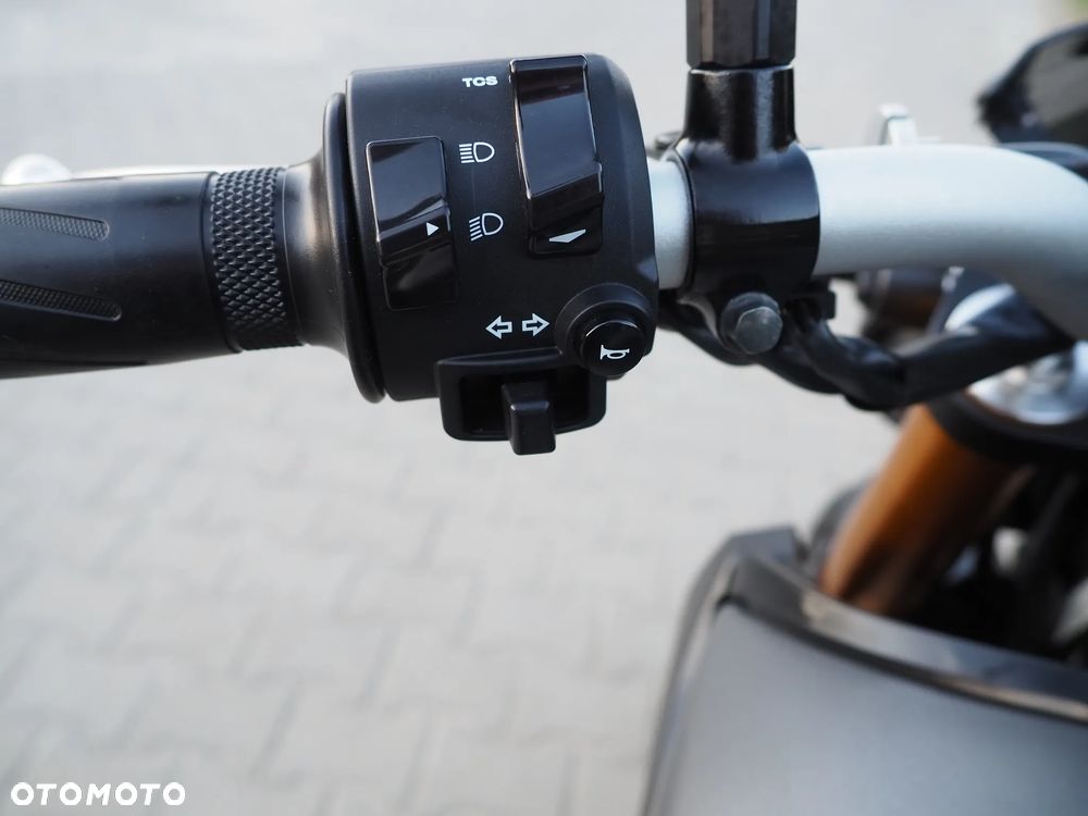 Yamaha MT - 17