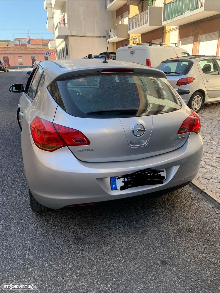 Opel Astra 1.3 CDTi Cosmo - 3