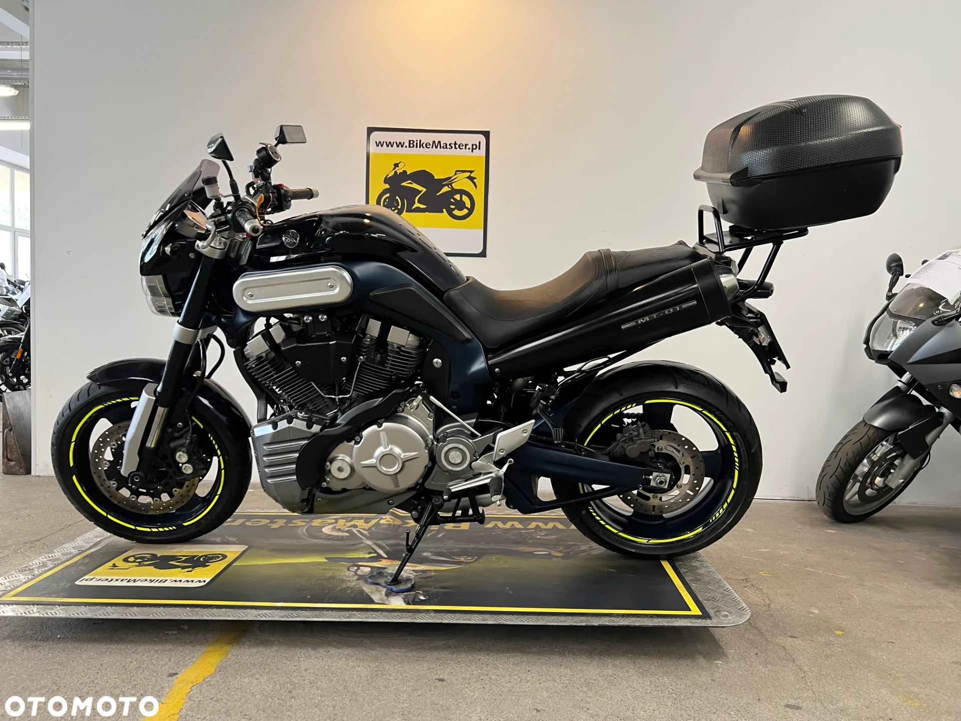 Yamaha MT - 2