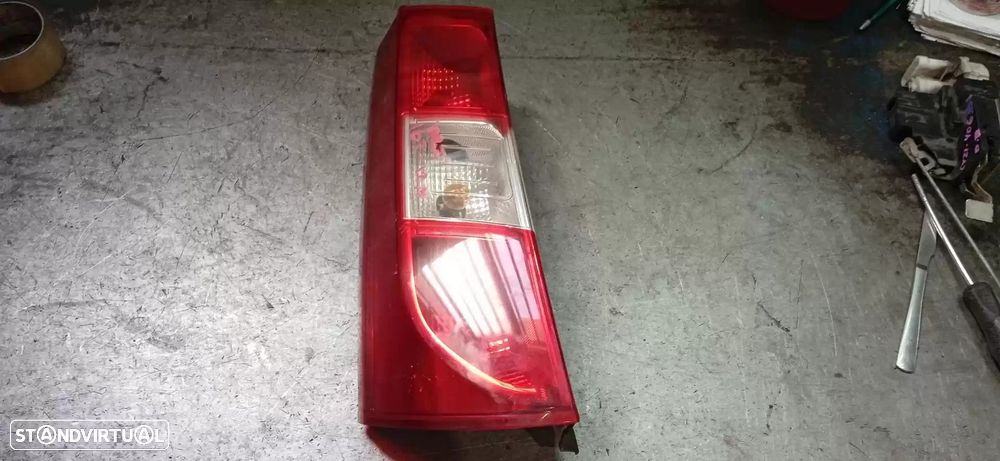 FAROLIM TRASEIRO ESQUERDO DACIA DOKKER 2016 -265551619R - 2