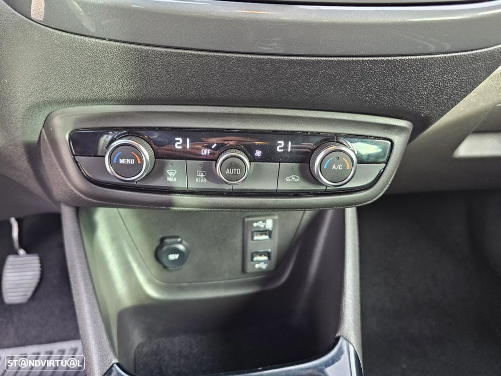 Opel Crossland X 1.2 T Innovation - 11