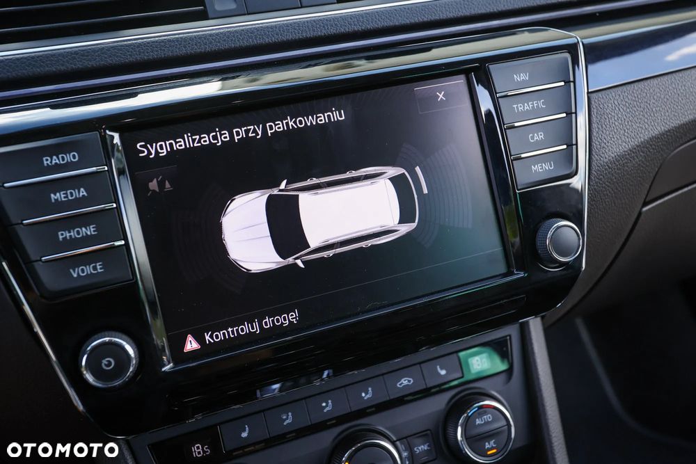 Skoda Superb 2.0 TDI 4x4 DSG L&K - 33