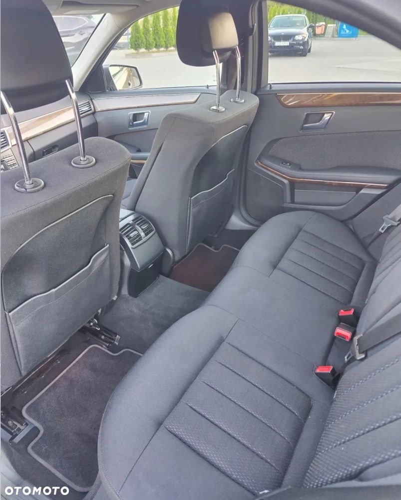 Mercedes-Benz Klasa E 250 CDI DPF BlueEFFICIENCY Automatik Elegance - 16