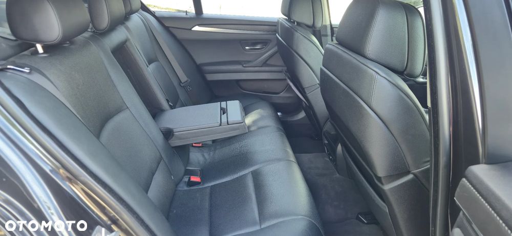 BMW Seria 5 520d - 24