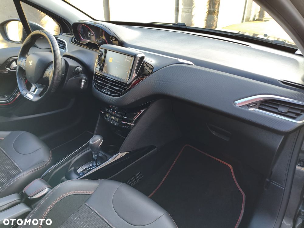 Peugeot 2008 PureTech 110 Stop&Start EAT6 GT-Line Edition - 16