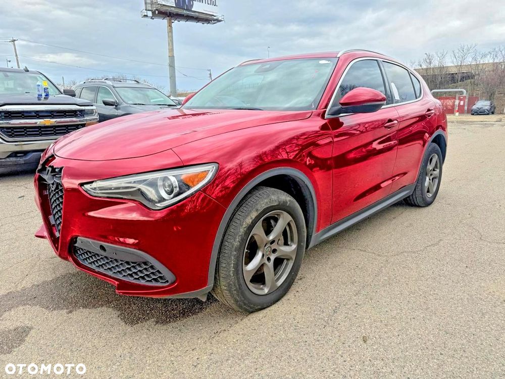 Alfa Romeo Stelvio - 1