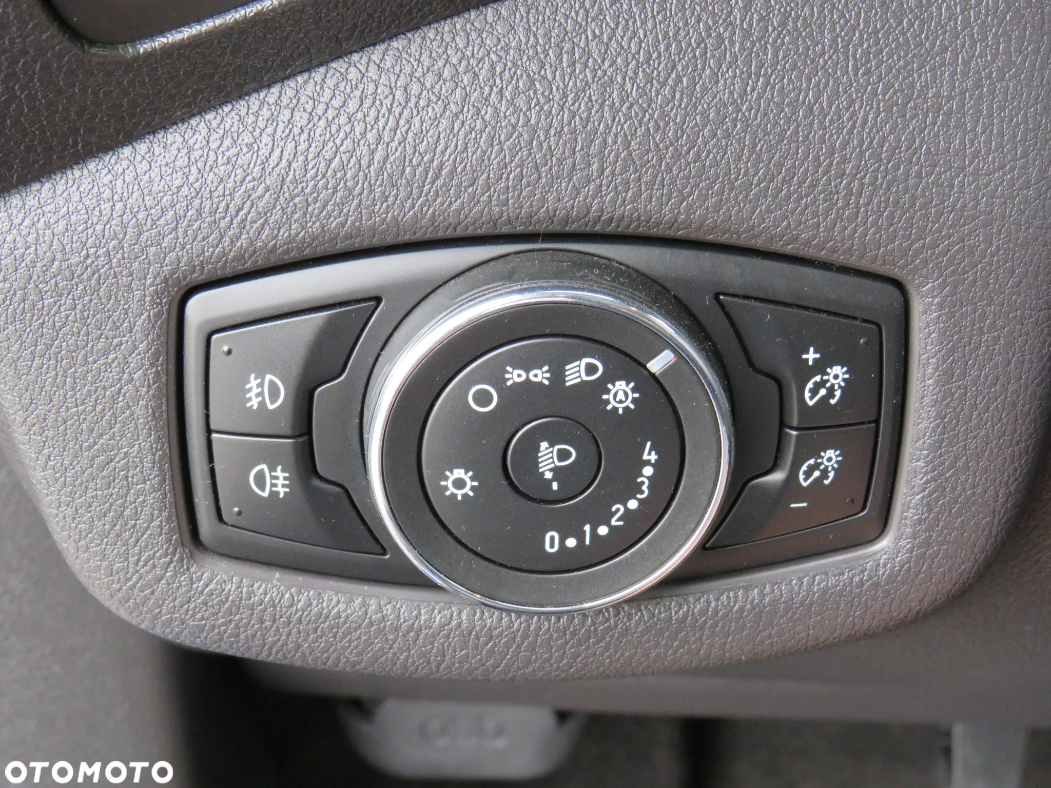 Ford Tourneo Connect 1.0 EcoBoost Start-Stop Trend - 26