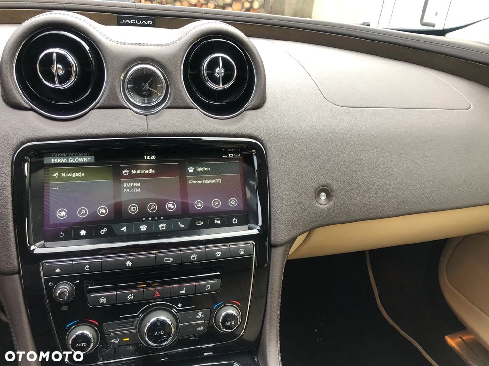 Jaguar XJ 3.0 D V6 Premium Luxury - 17