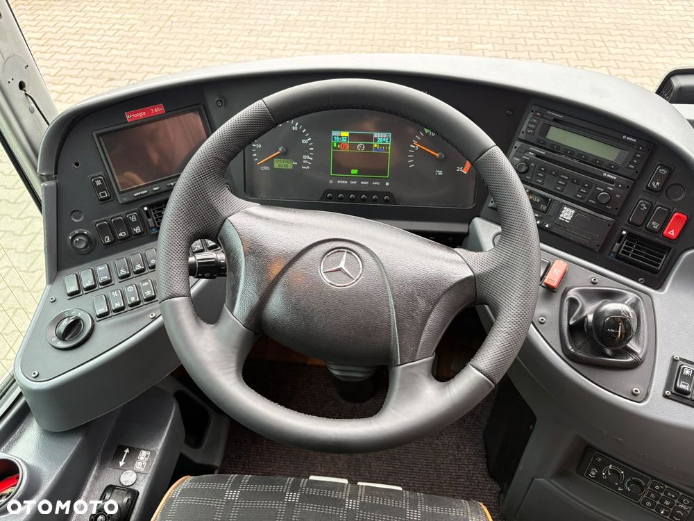 Mercedes-Benz Tourismo 17 ,14m 63 miejsca - 11