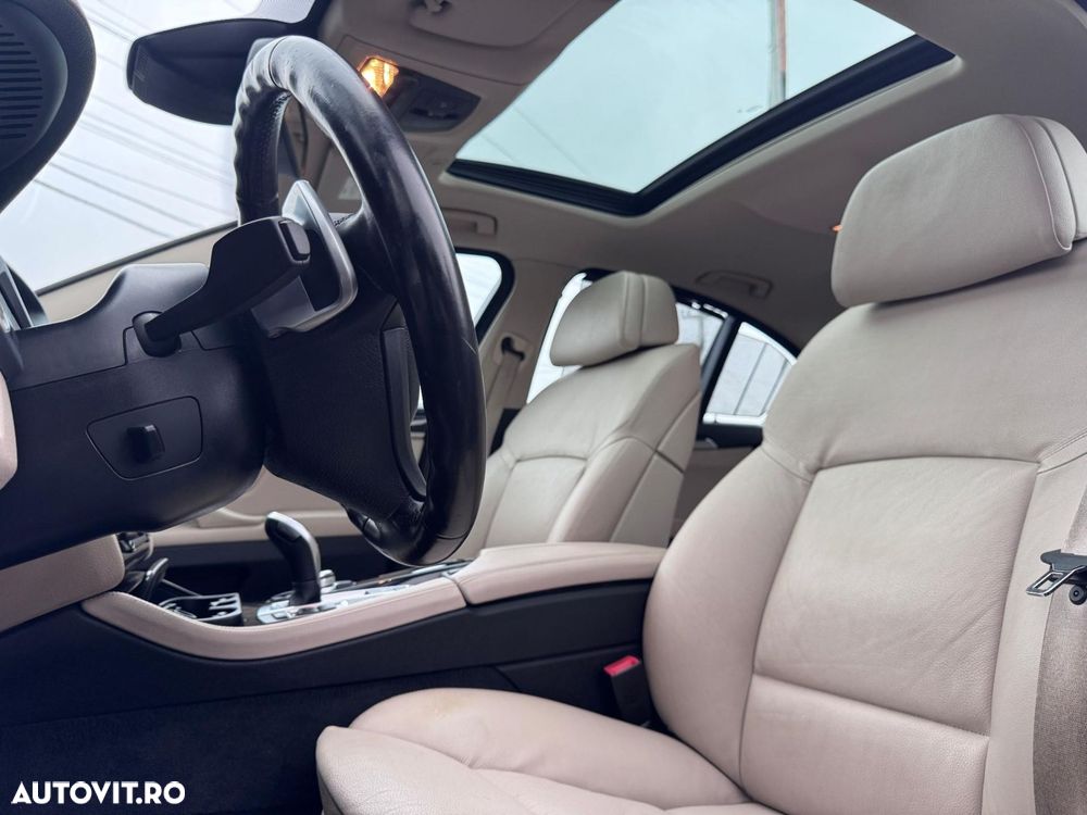 BMW Seria 5 528i Aut. - 31