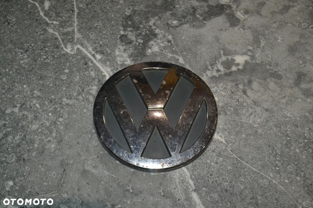 VW POLO 9N EMBLEMAT LOGO ZNACZEK KLAPY BAGAŻNIKA 6Q0853630 - 1