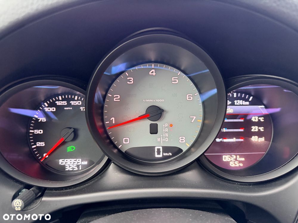 Porsche Macan S - 26