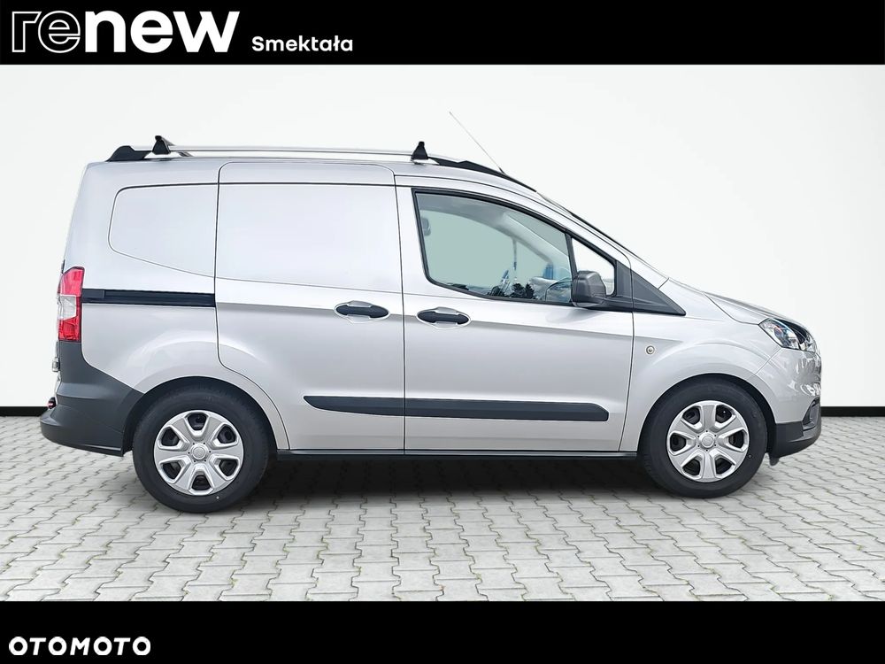 Ford Transit Courier - 4