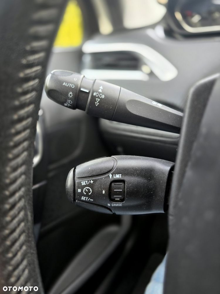 Peugeot 208 PureTech 82 Start & Stop Style - 27