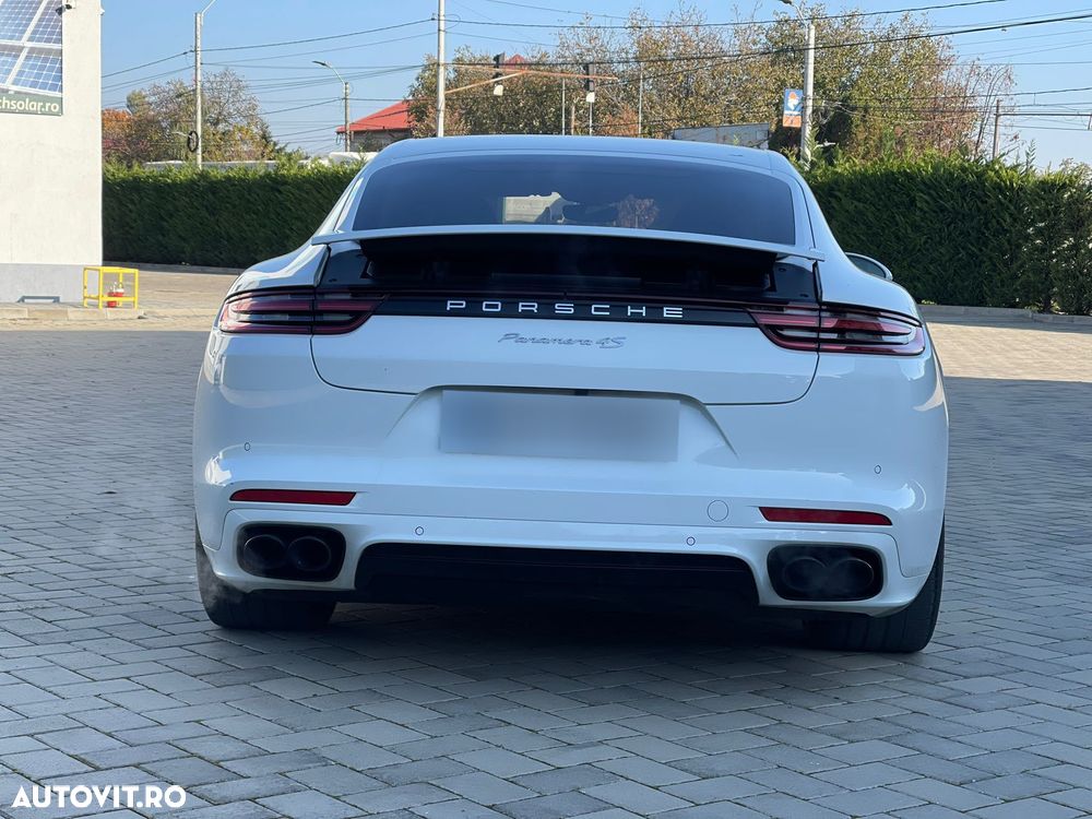 Porsche Panamera 4S - 6