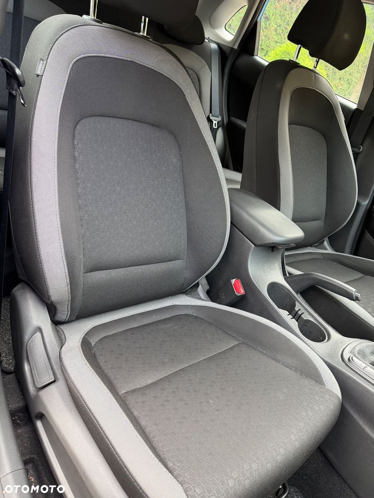 Hyundai Kona - 12