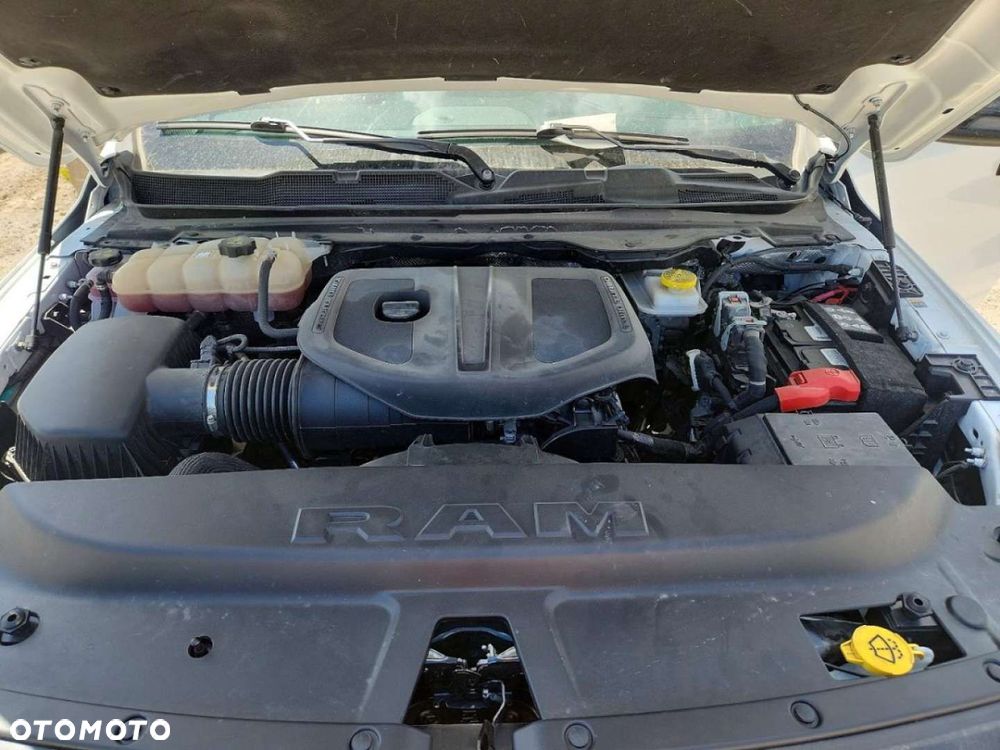 RAM 1500 - 12