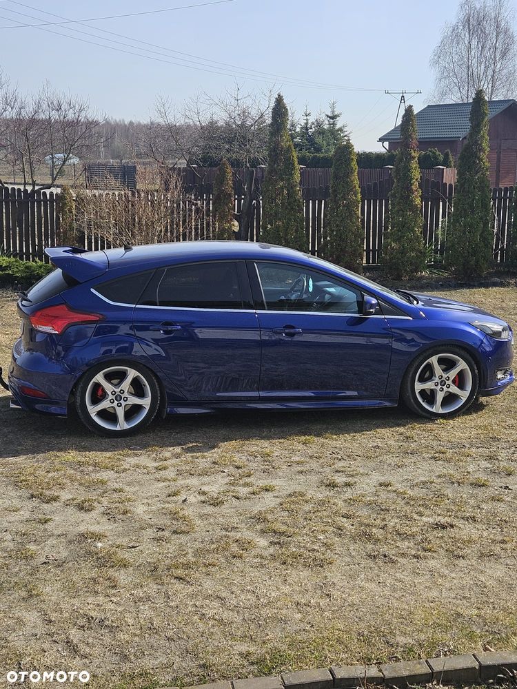 Ford Focus - 1