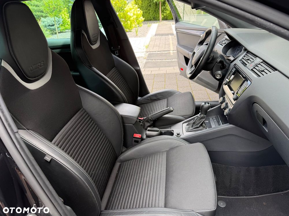 Skoda Octavia 2.0 TDI DSG RS - 23