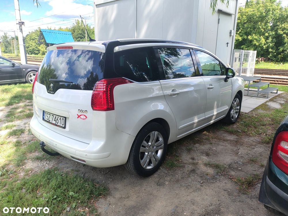 Peugeot 5008 2016 photo 2