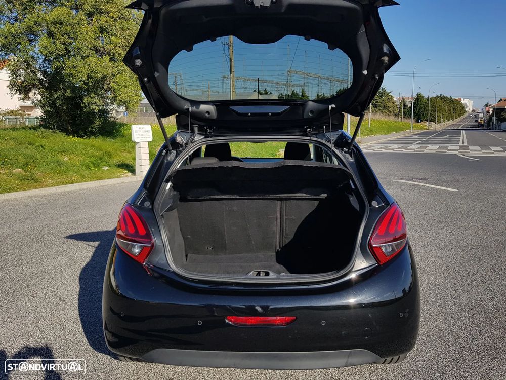 Peugeot 208 1.5 BlueHDi Signature - 50