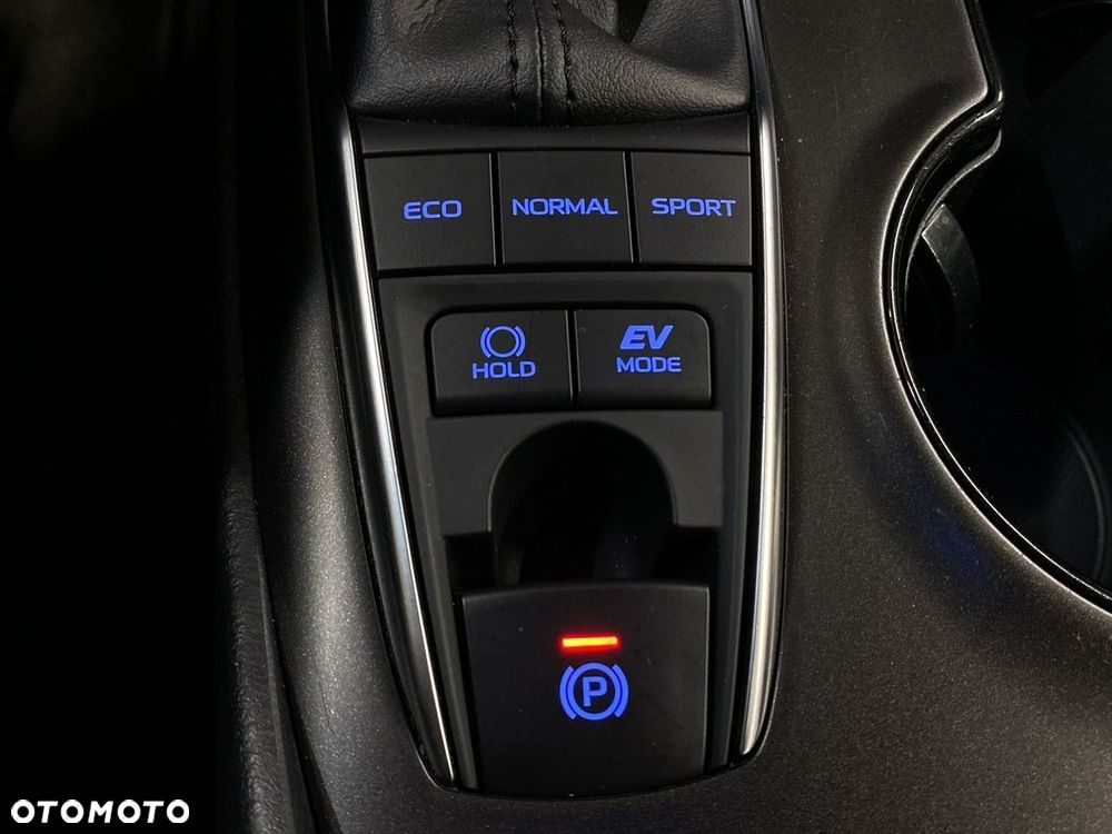 Toyota Camry - 32