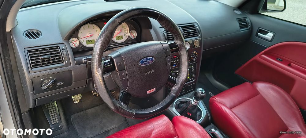 Ford Mondeo 3.0 V6 ST 220 - 27