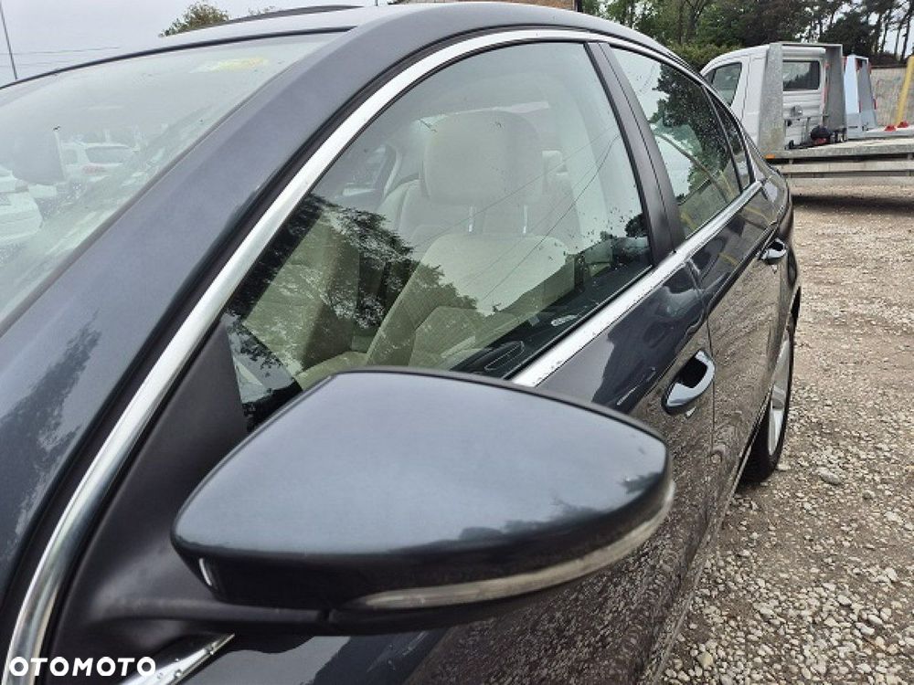 Volkswagen Passat - 8