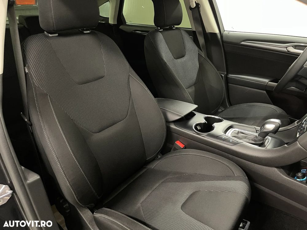 Ford Mondeo 2.0 HEV Titanium - 10