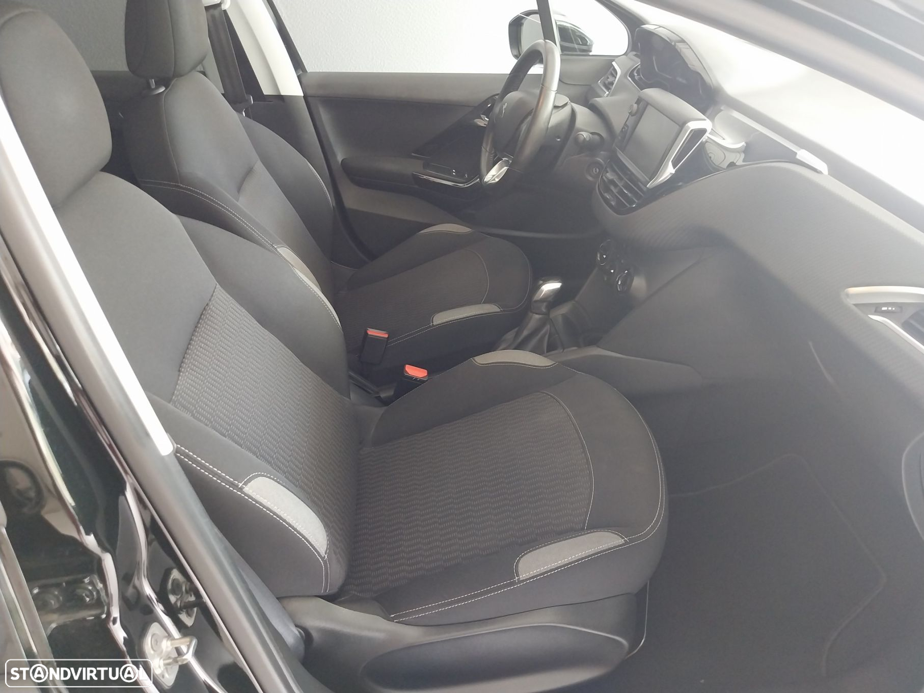 Peugeot 208 1.2 PureTech Style - 8