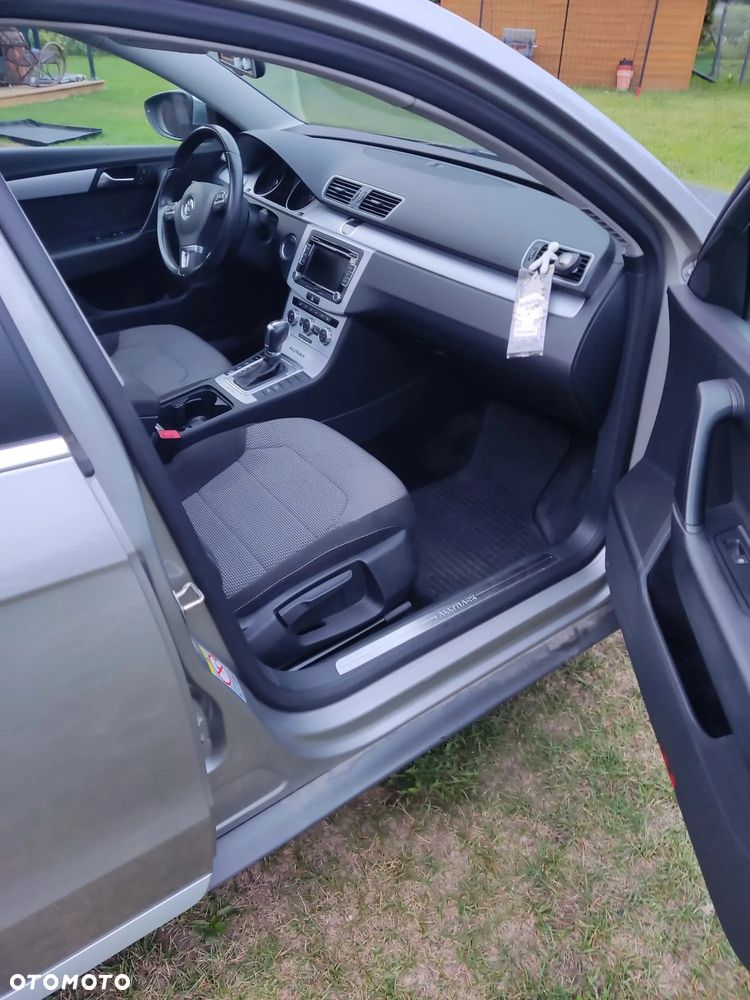Volkswagen Passat - 13