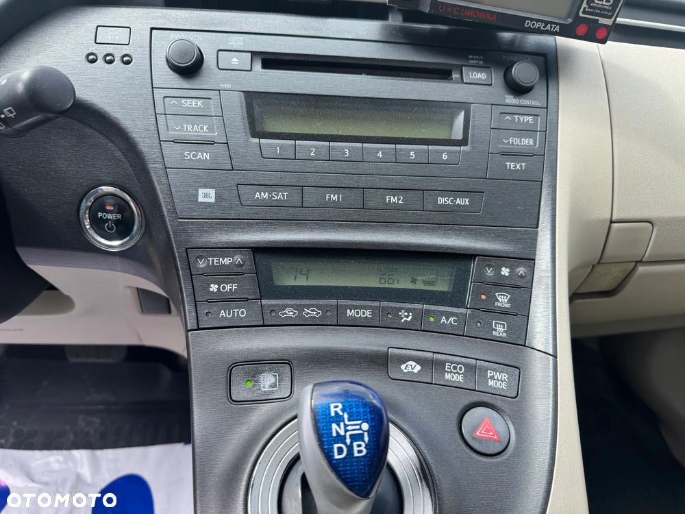 Toyota Prius - 12