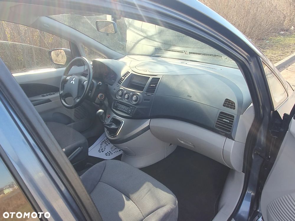 Mitsubishi Grandis 2.4 Motion - 33
