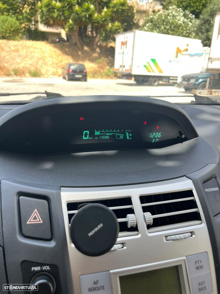 Toyota Yaris 1.3 VVT-i Cool - 6