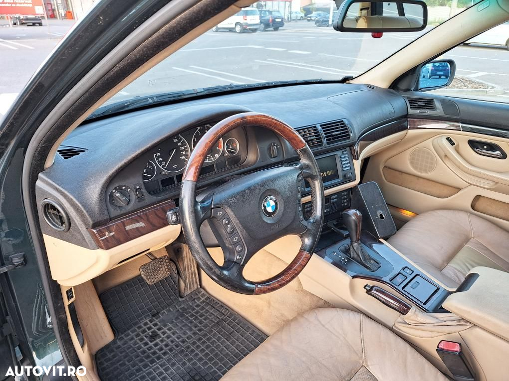 BMW Seria 5 525iA touring - 6