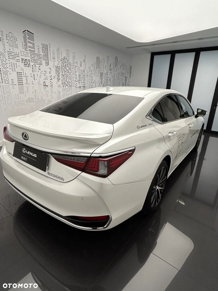 Lexus ES 300h Prestige - 4