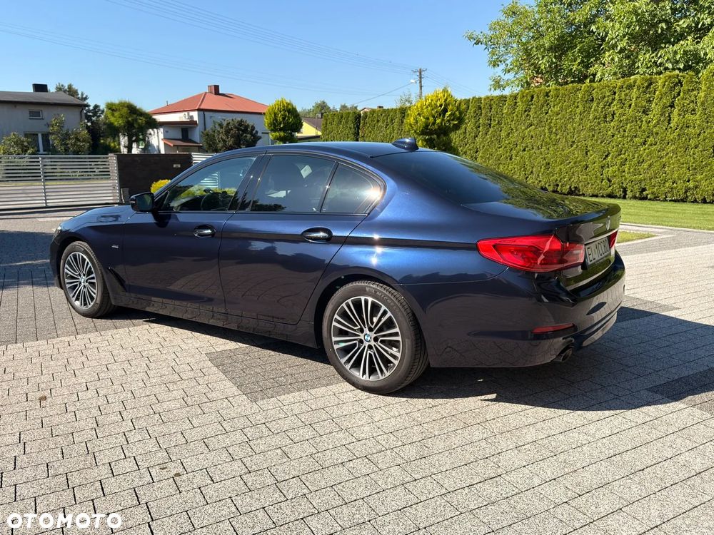 BMW Seria 5 520d Sport Line - 4