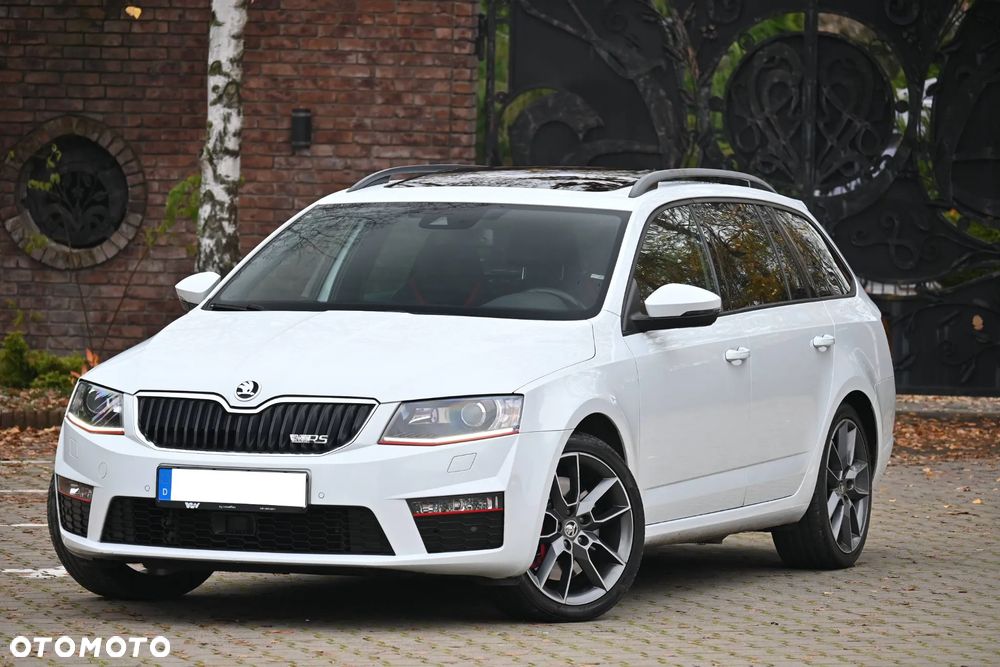 Skoda Octavia Combi 2.0 TDI DSG RS - 1
