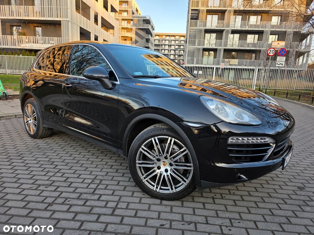 Porsche Cayenne - 1