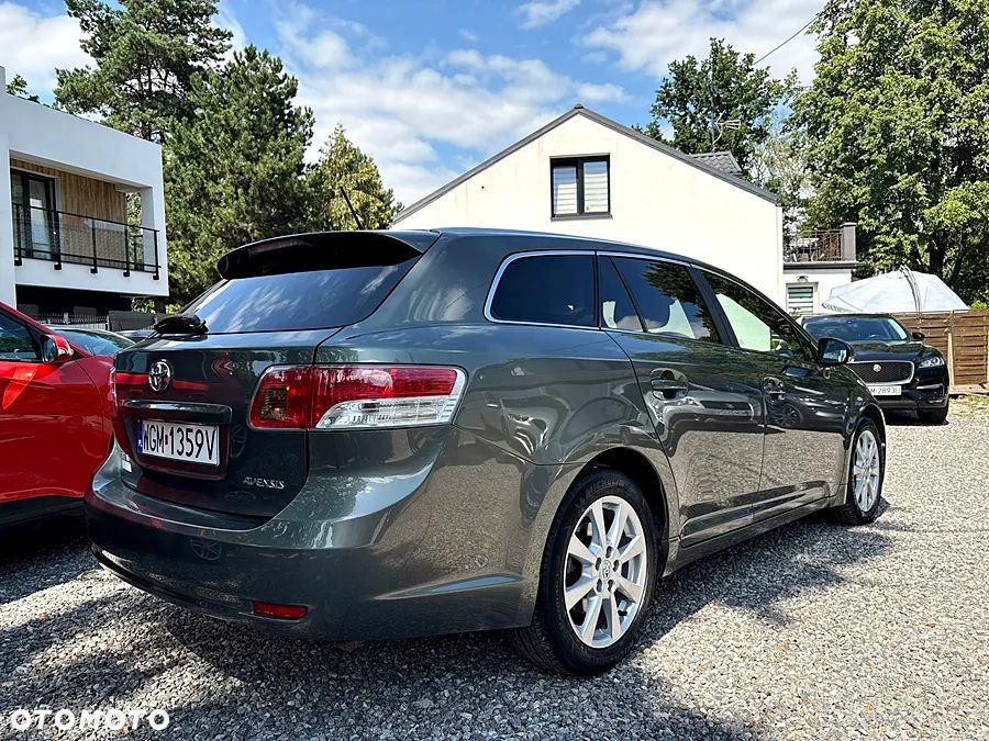 Toyota Avensis 2.0 D-4D Sol plus+NAVI - 6