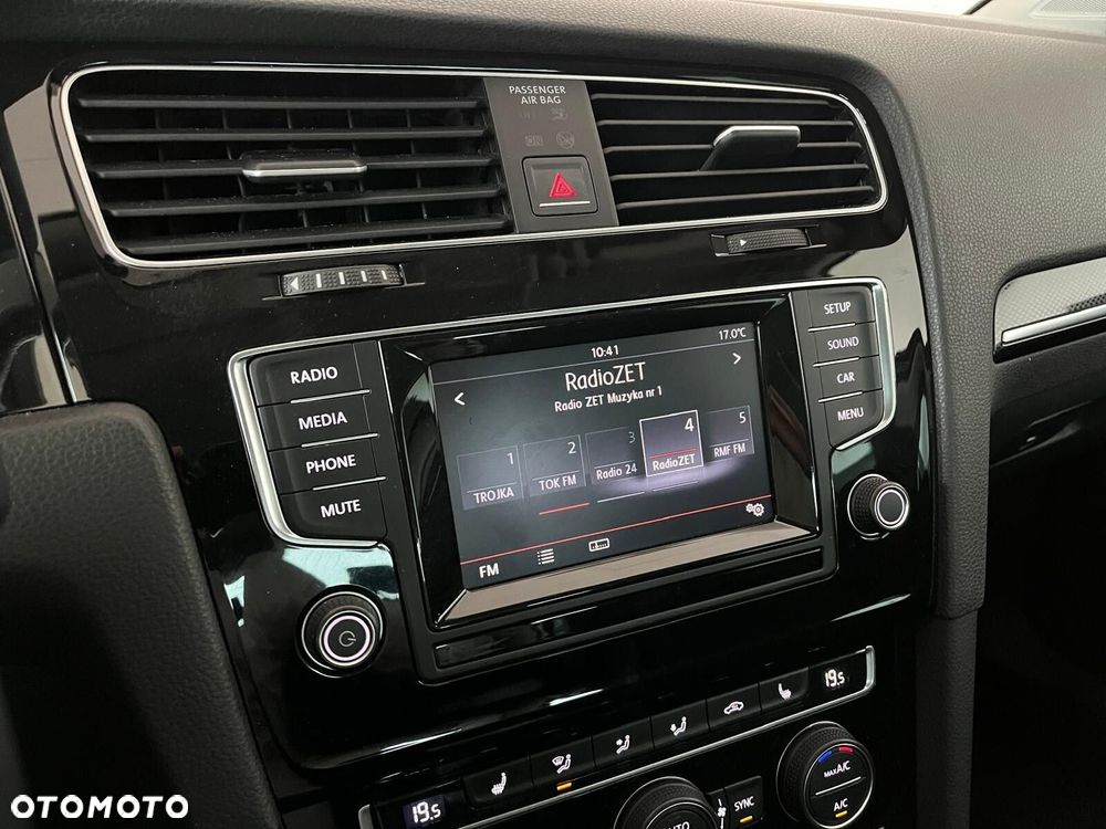 Volkswagen Golf 1.6 TDI Highline - 28